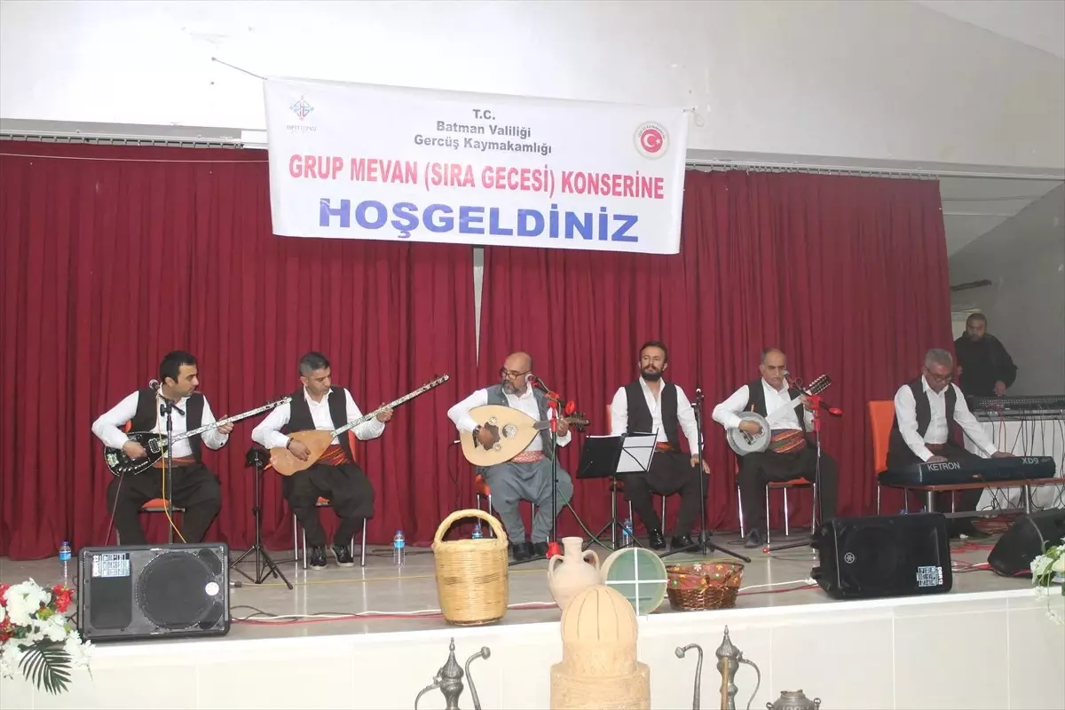 Gercüş\'te Grup Mevan Sahne Aldı