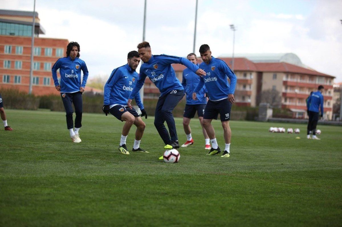 Kayserispor Sürpriz Yapmak İstiyor