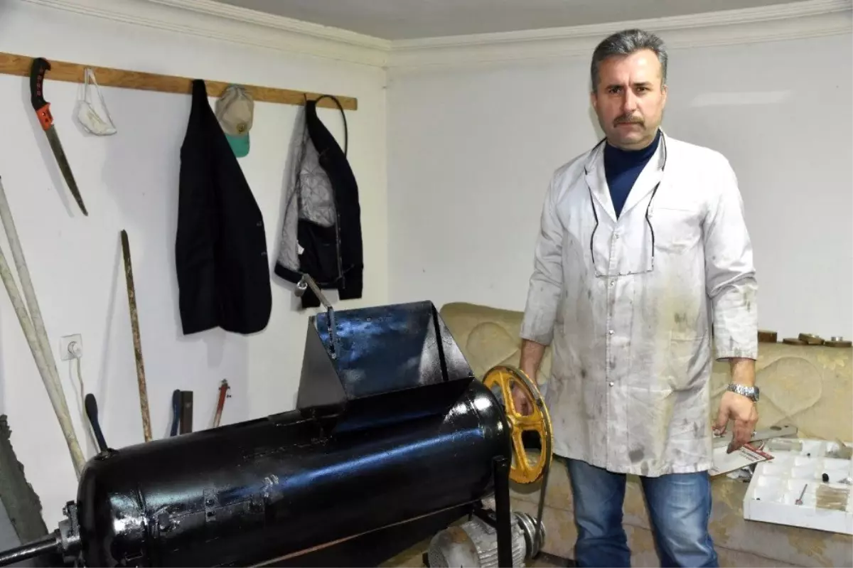 Kendi İmkanları ile Mısır Ayıklama Makinesi Yaptı