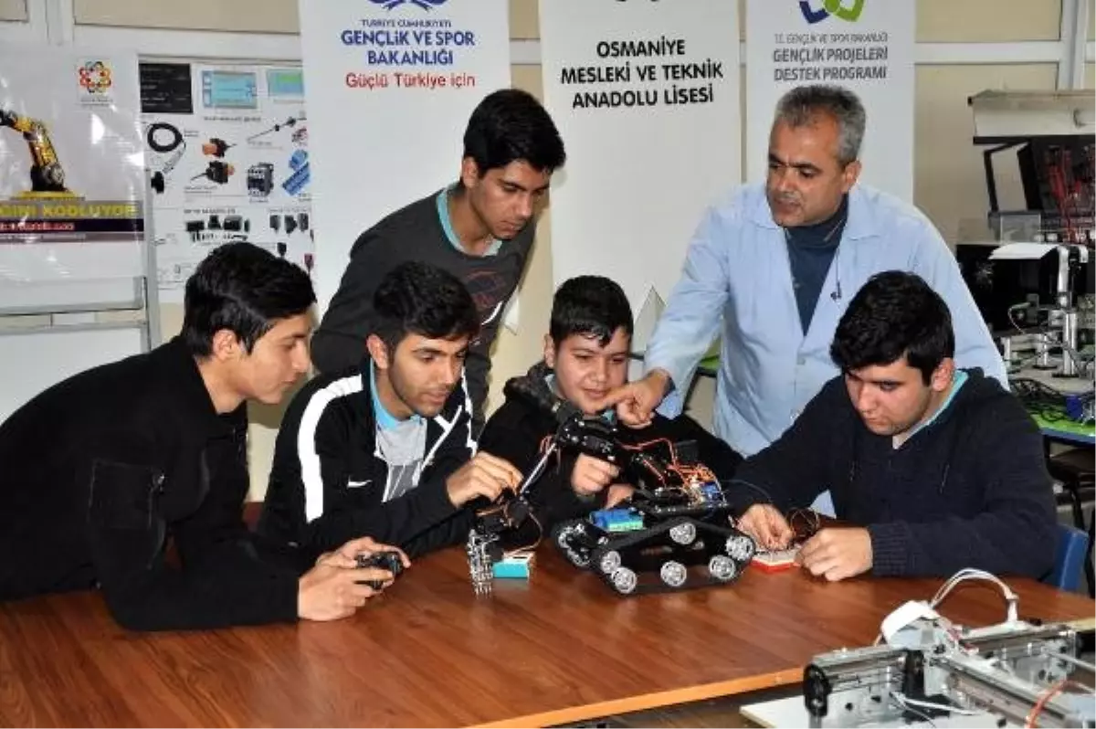 Meslek Lisesi Öğrencileri, Robotik Kodlama Atölyesi Kurdu