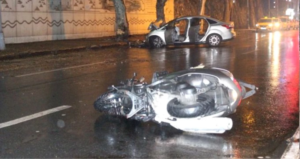 Motosiklet Otomobilin Altında 400 Metre Sürüklendi: 1 Ölü 1 Yaralı
