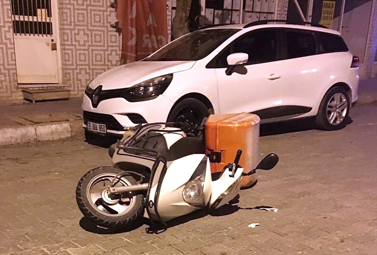 Park Halindeki Otomobile Çarpan Motosikletin Sürücüsü Öldü