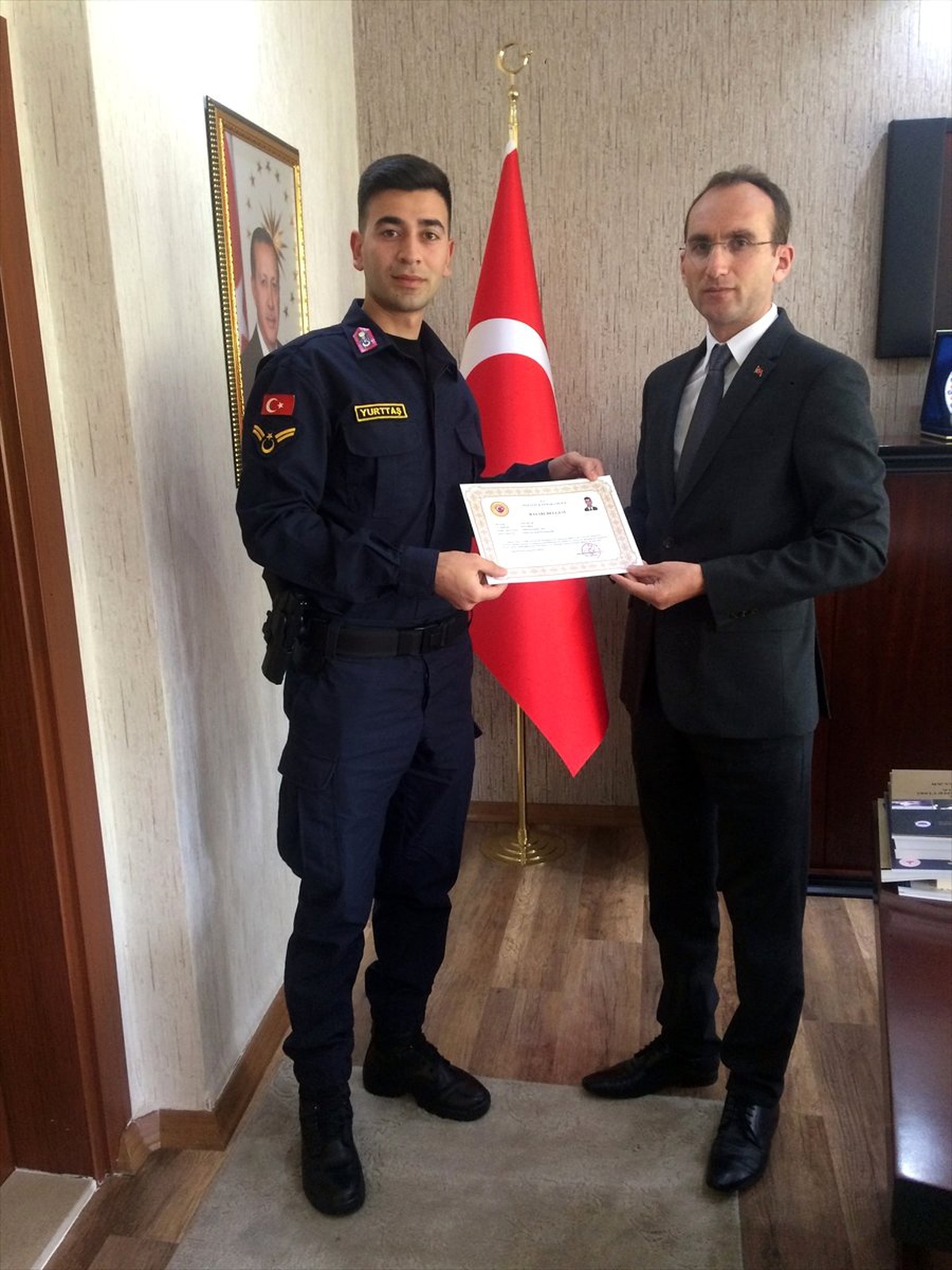 Pozantı Kaymakamı Sarıdoğan\'dan Başarı Belgesi
