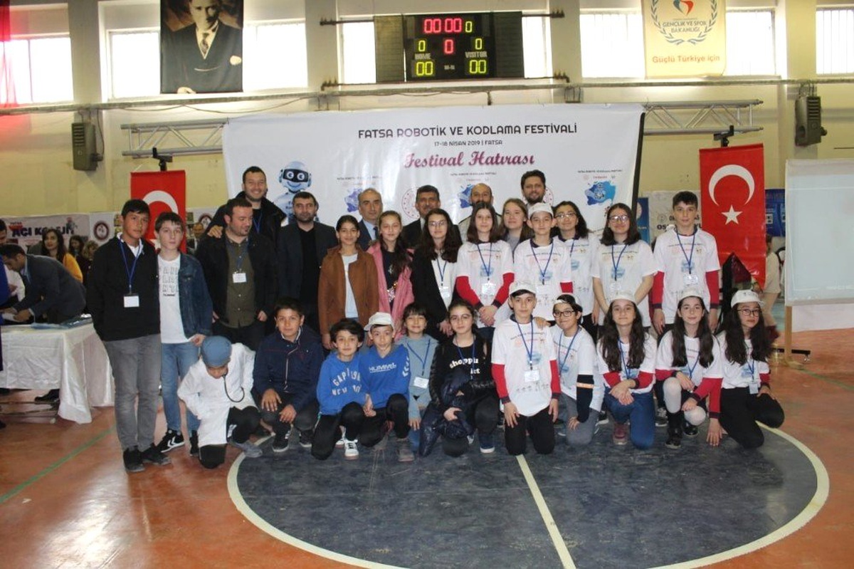 Robotik ve Kodlama Festivali\'ne Katılanlara Sertifika