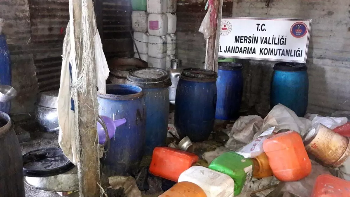 Tarsus\'ta 2 Bin 650 Litre Kaçak İçki Ele Geçirildi