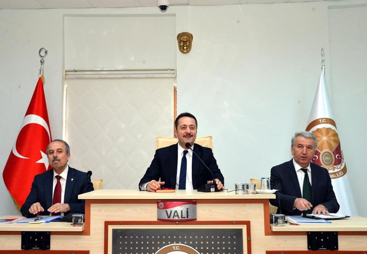 Vali Şentürk Yeni Seçilen Muhtarlarla Bir Araya Geldi
