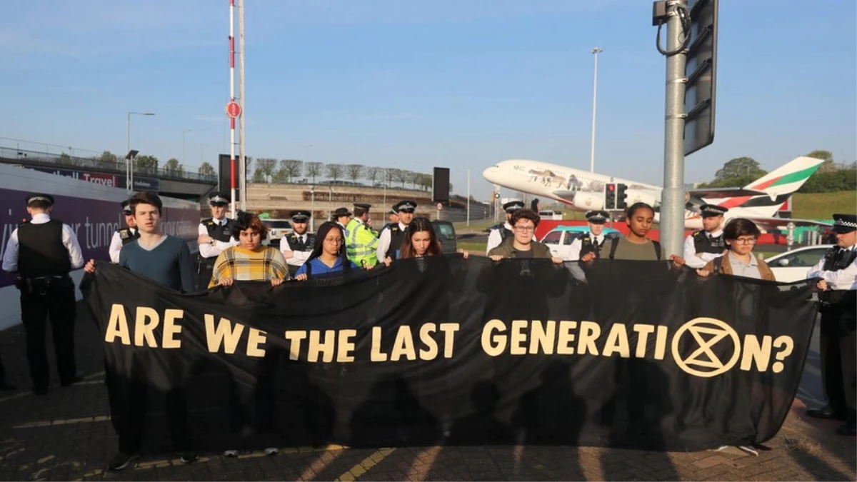 Yokoluş İsyanı: Eylemciler Londra\'da Protestolarını Heathrow Havalimanı\'na Taşıdı