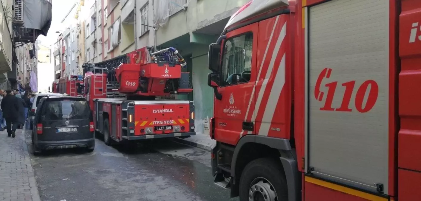 12 Kişinin Olduğu Evde Yangın Çıktı, 3\'ü Çocuk 5 Kişi Dumandan Etkilendi