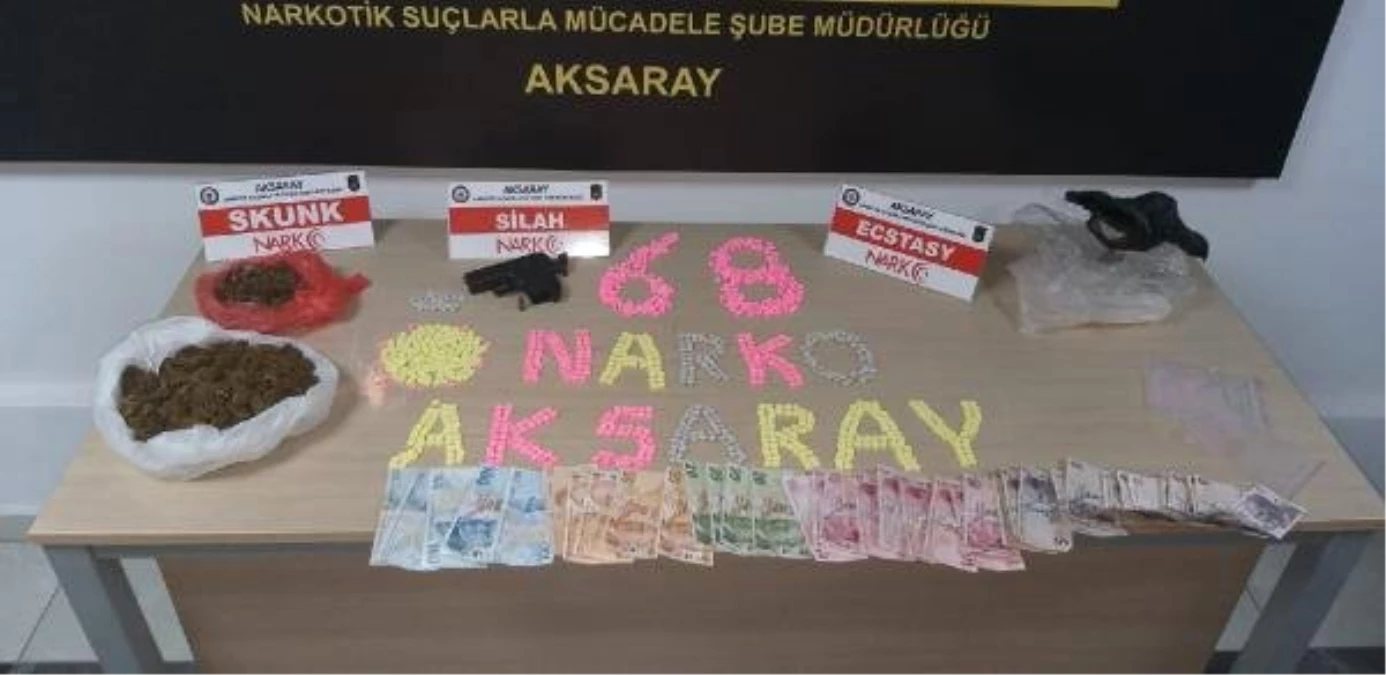 Aksaray\'da Kamyonete Uyuşturucu Operasyonu: 1\'i Kadın 5 Tutuklama