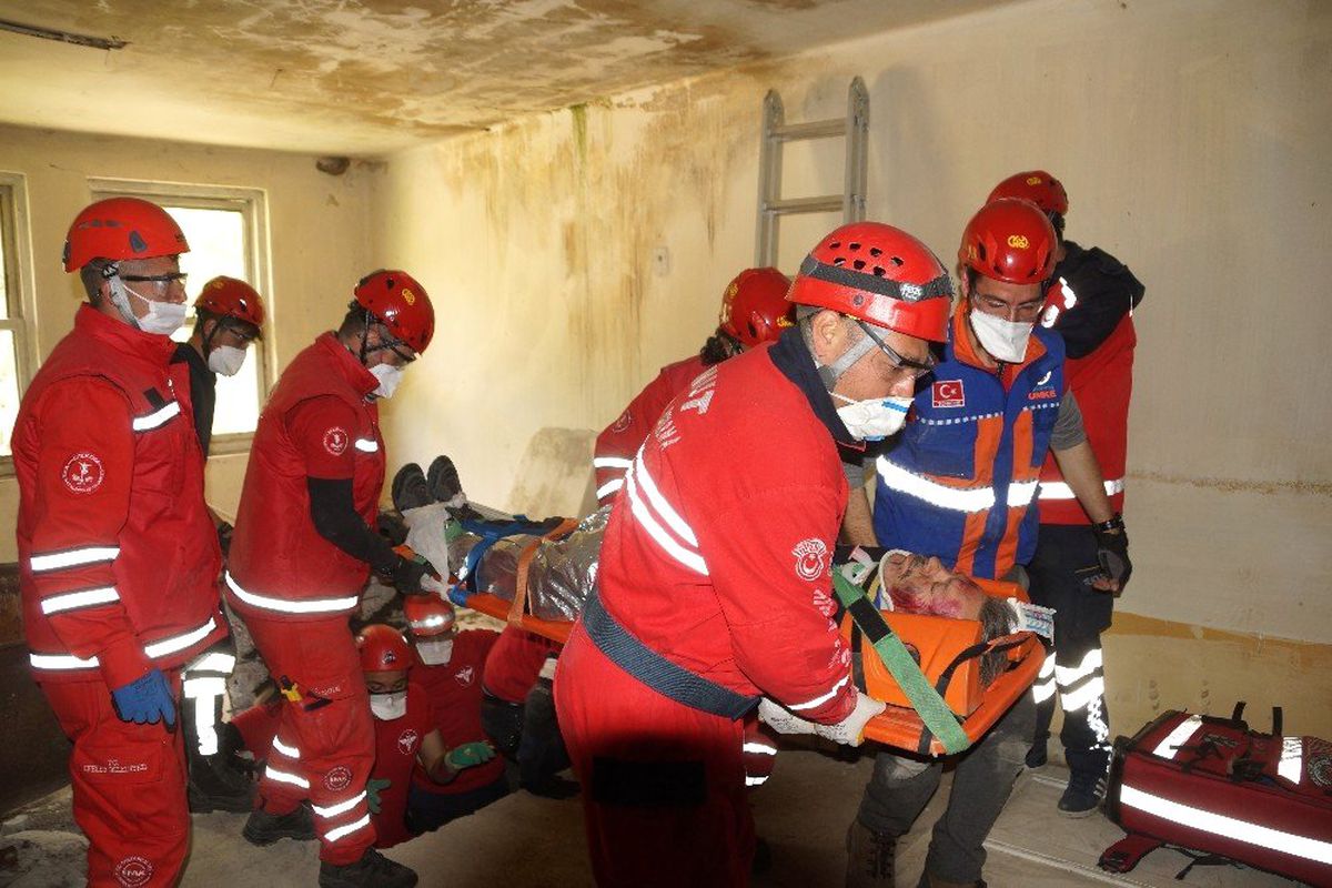 Aydın\'da Askeri Helikopterin de Katıldığı Tatbikat Nefes Kesti