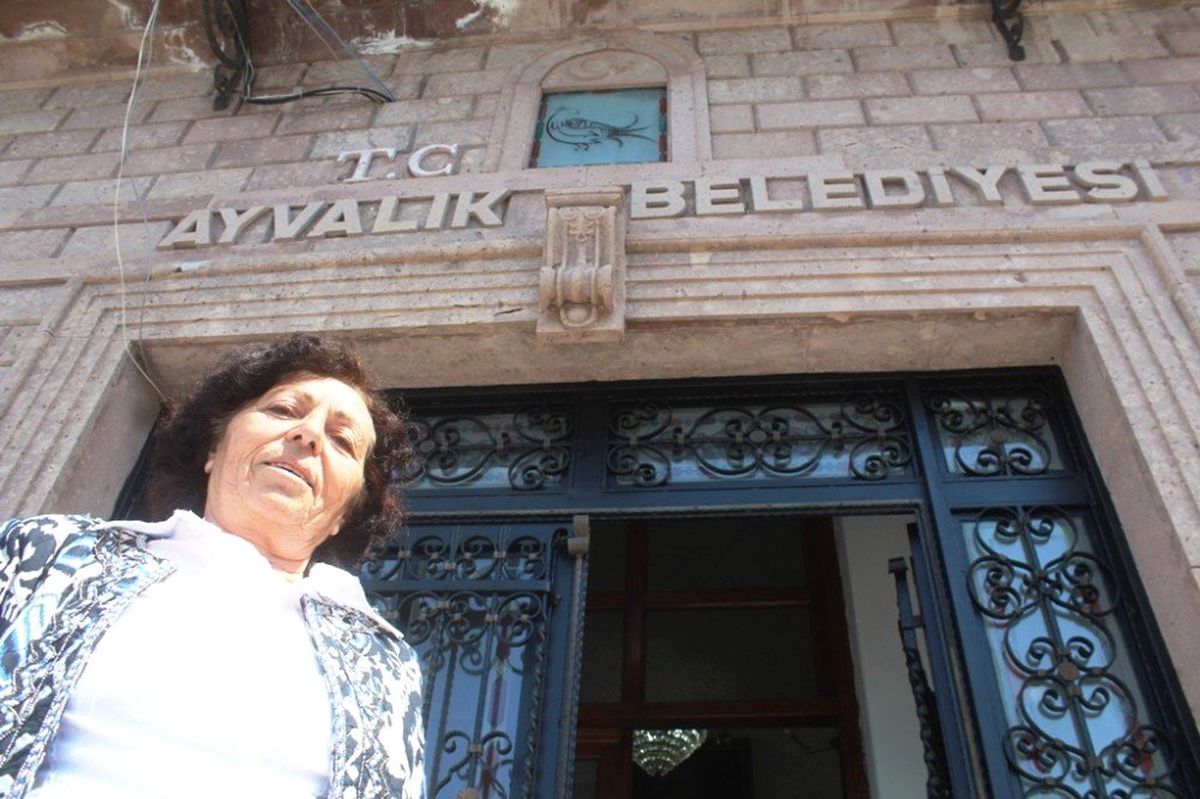 Ayvalık Belediyesi, Logosuna \'T.c\' Koydu