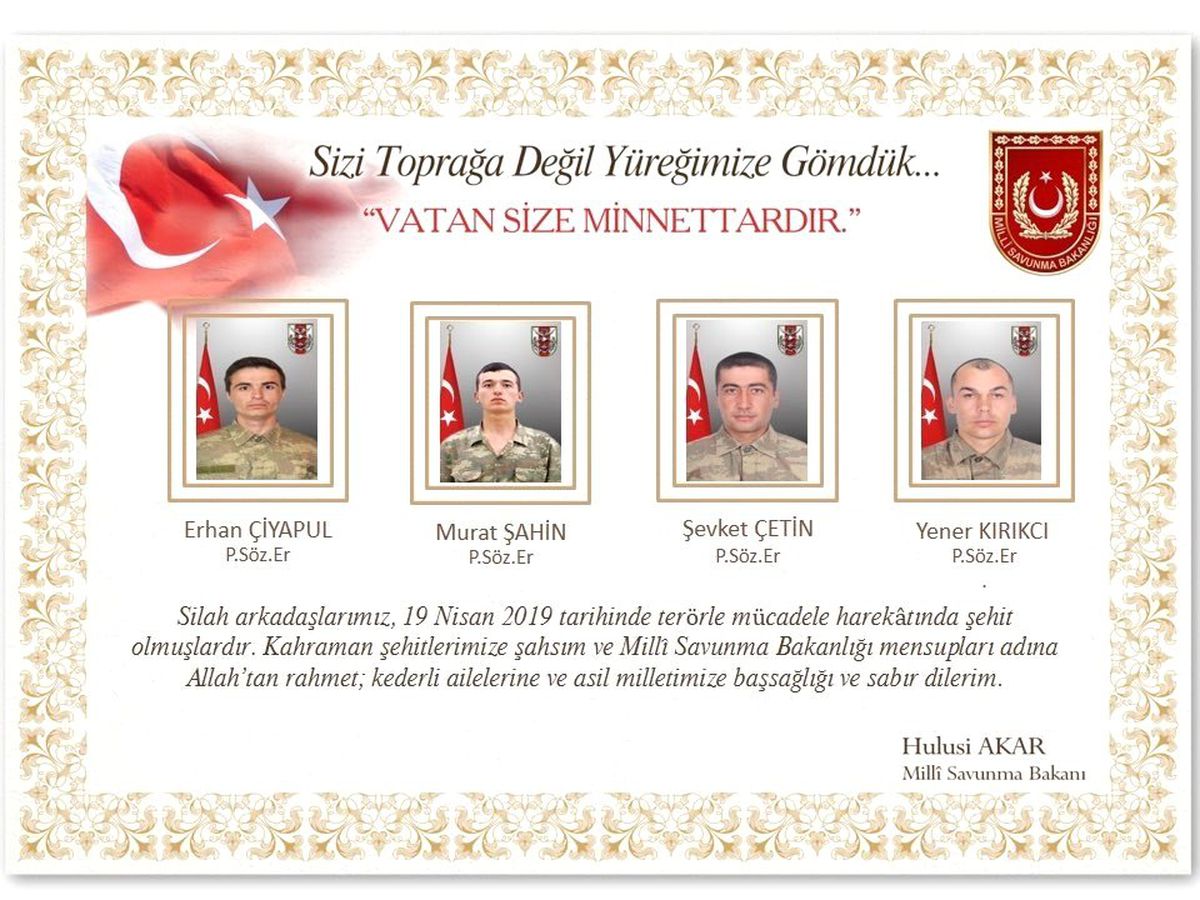 Bakan Akar\'dan Şehitlere Başsağlığı Mesajı