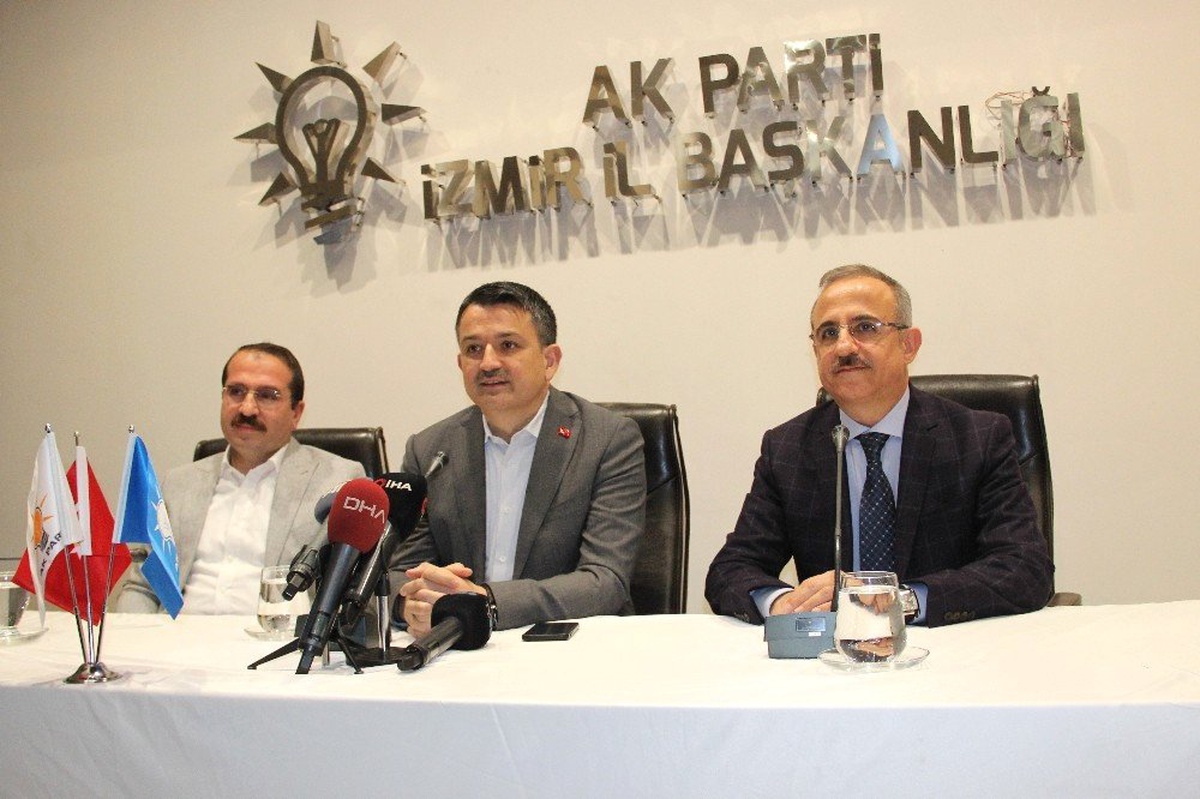 Bakan Pakdemirli: "Demek Ki İzmir\'de Gönüllere Giremedik"