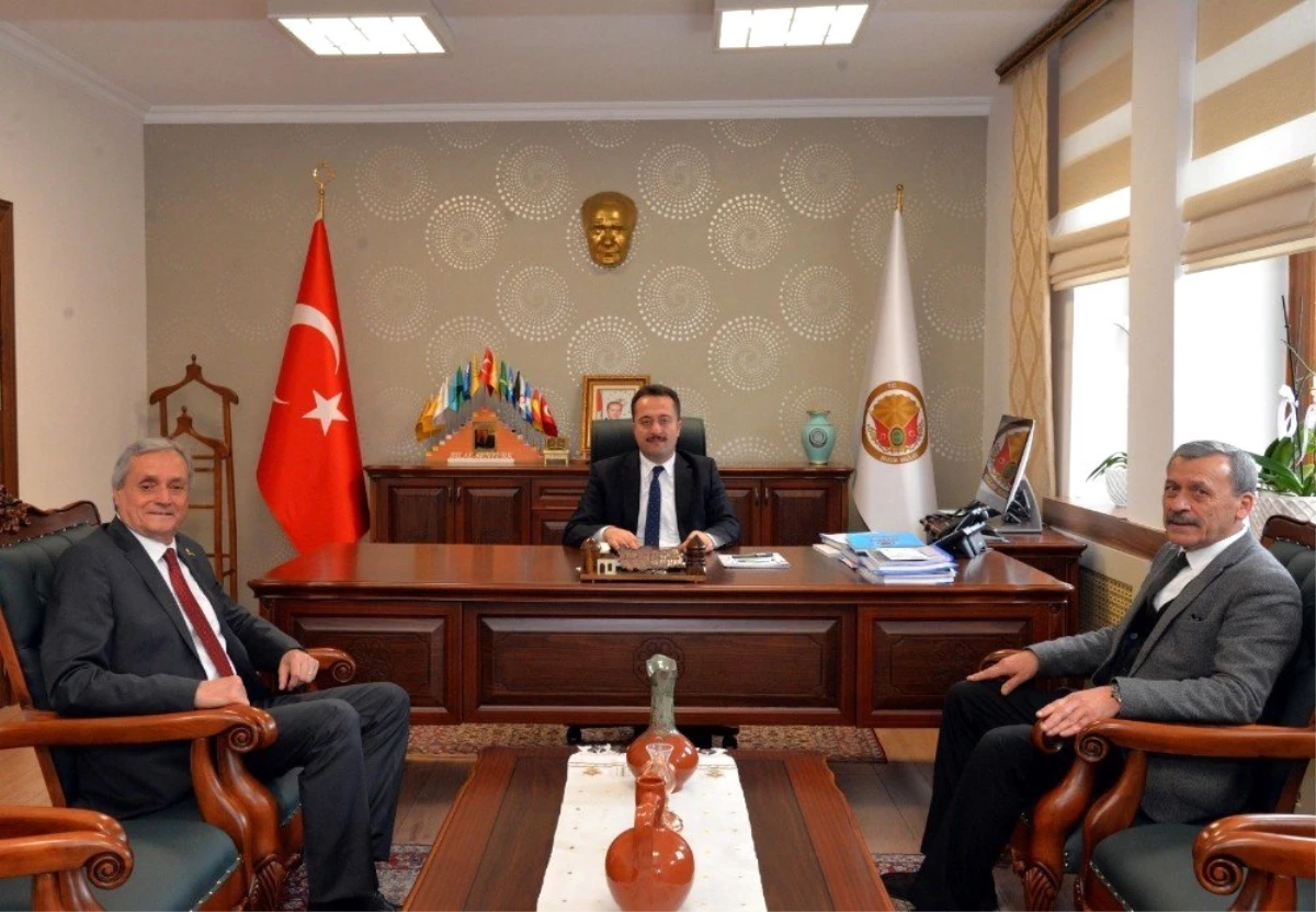 Başkan Bakkalcıoğlu, Vali Şentürk\'ü Ziyaret Etti