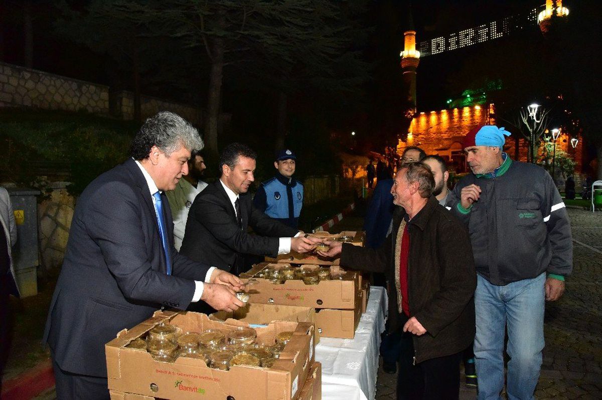 Bilecik Belediyesi\'nden Helva İkramı