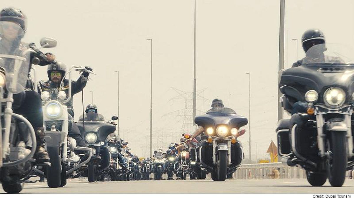 Birleşik Arap Emirlikleri Şövalyeleri\' Motor Grubuyla Dubai\'de Çölde Macera