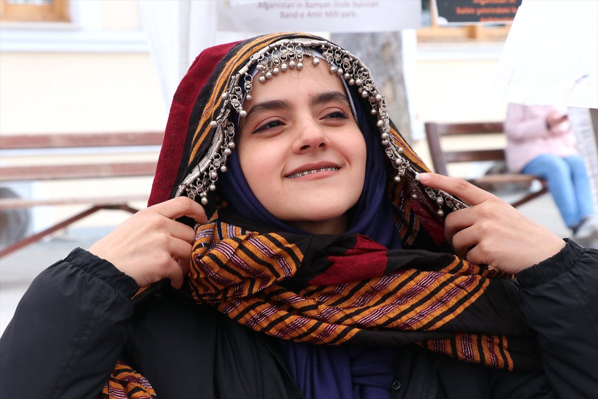 Bolu\'da, "12. Uluslararası Öğrenci Buluşması"