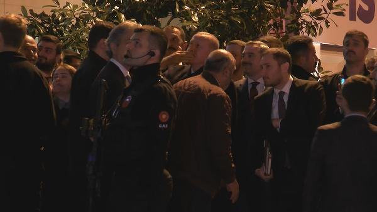 Cumhurbaşkanı Erdoğan, AK Parti İl Binasından Ayrıldı