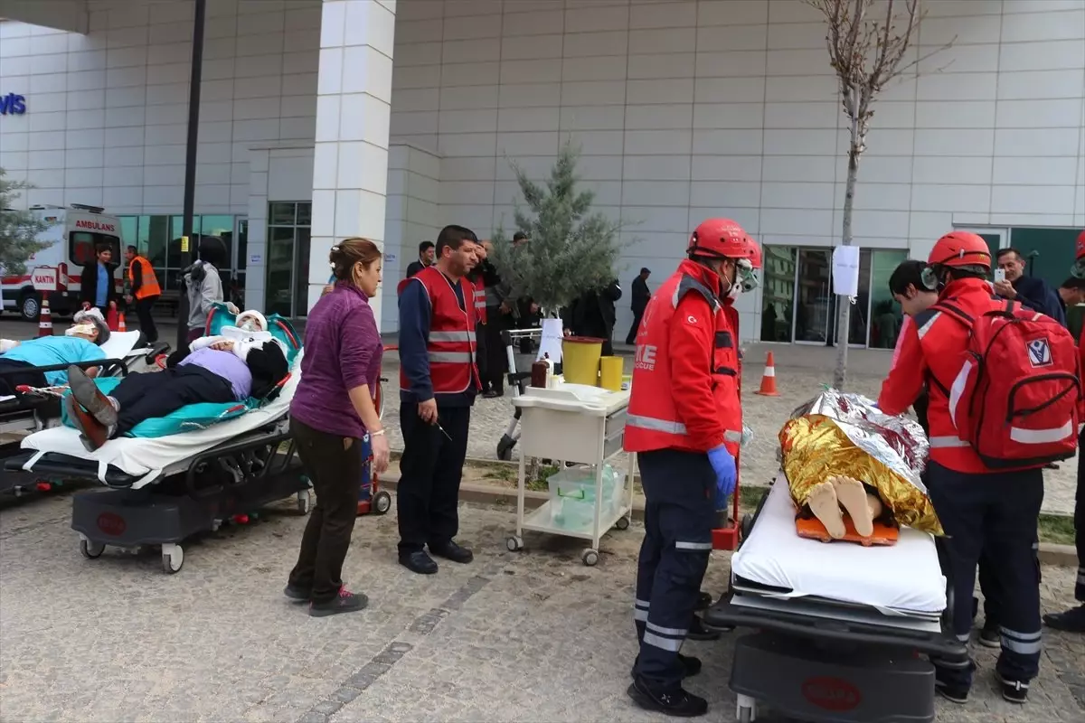 Dinar\'da Deprem ve Yangın Tatbikatı Yapıldı