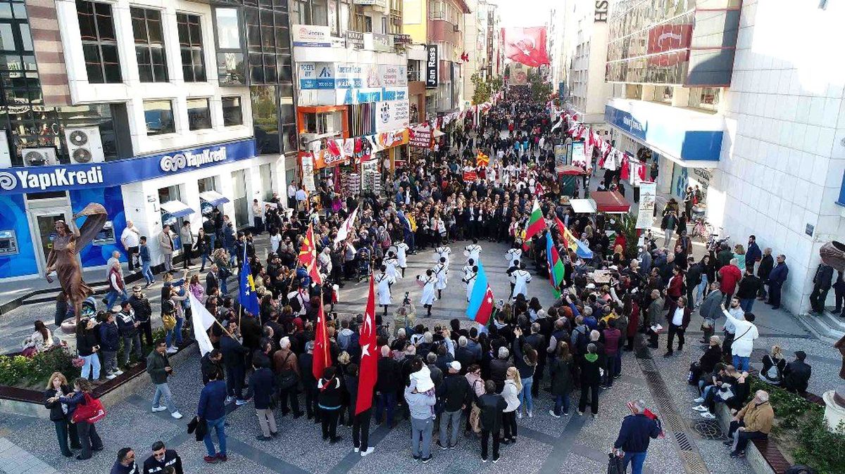 Dünya Çocukları Karşıyaka\'da Buluştu