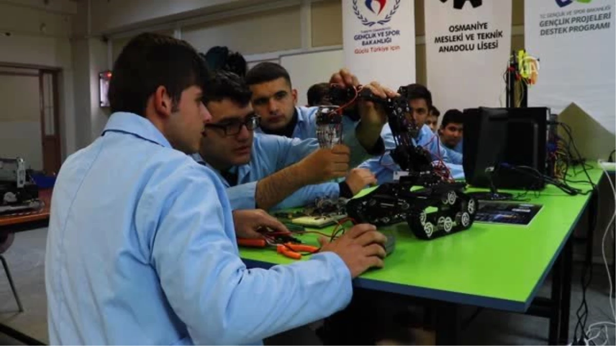 Fatih\'in Torunları" Yerli Üretim Robotlar İçin Kolları Sıvadı