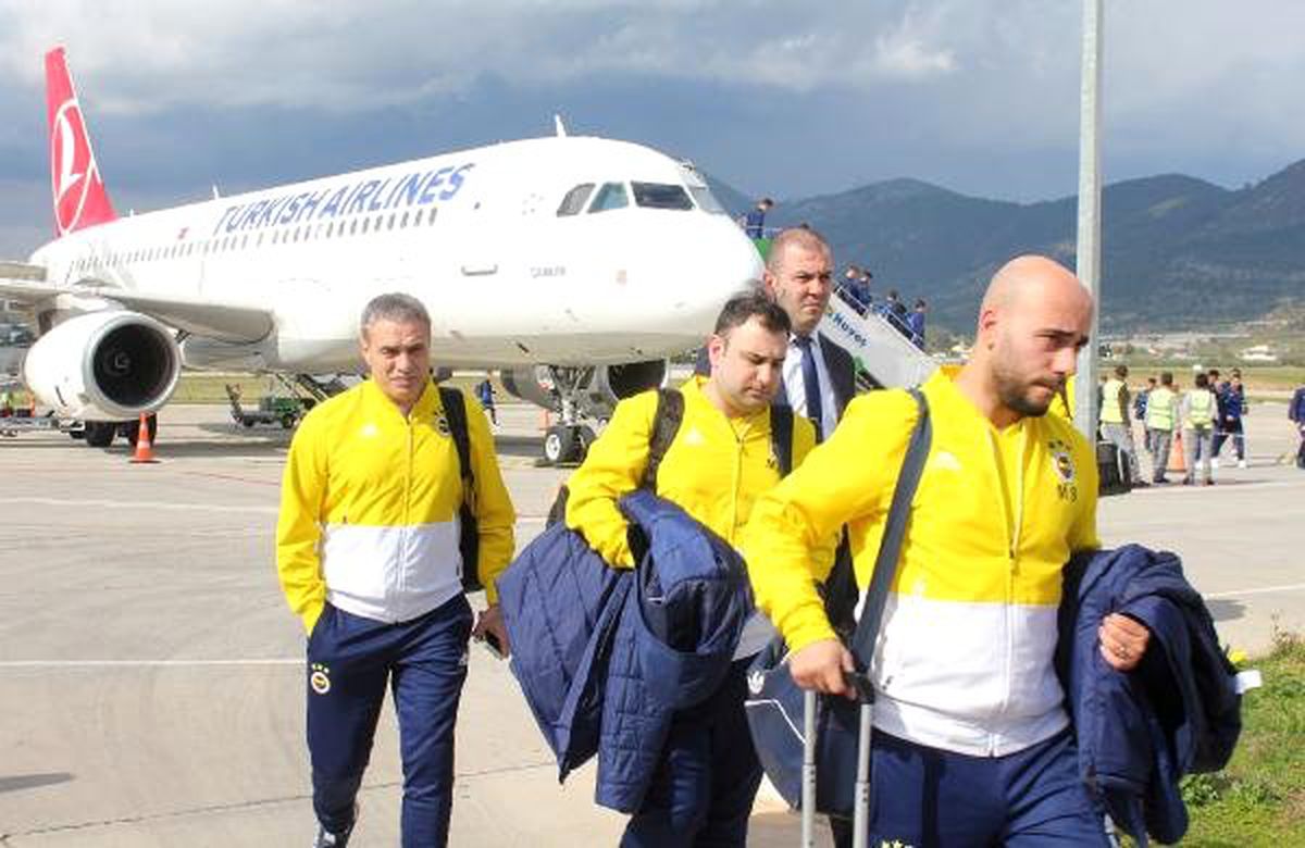 Fenerbahçe Kafilesi Antalya\'ya Geldi