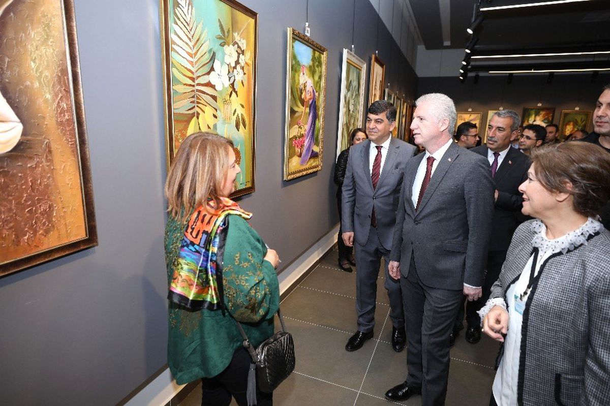 Hanım Eller" Resim Sergisi Şsm\'de Açıldı