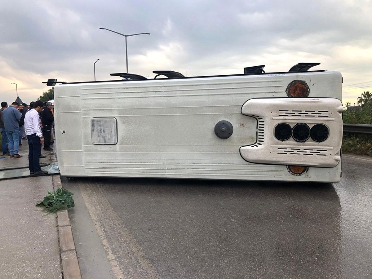 İşçileri Taşıyan Midibüs Devrildi: 6 Yaralı