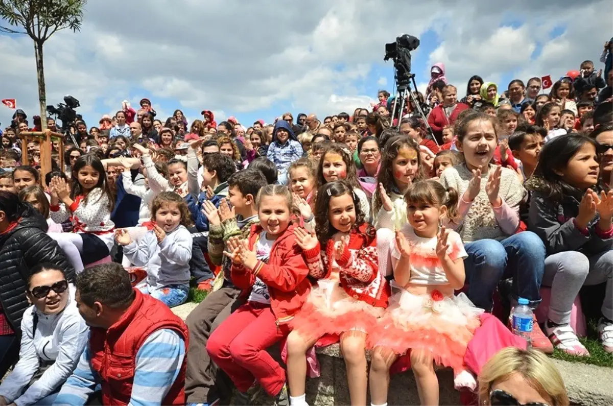 İzmir\'de 23 Nisan, Kültürpark ve 6 İlçede Kutlanacak