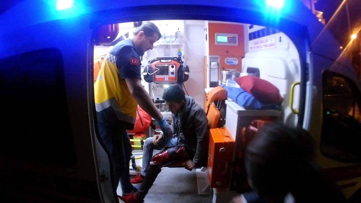 Karaman\'da Bıçaklı Kavga: 1 Yaralı