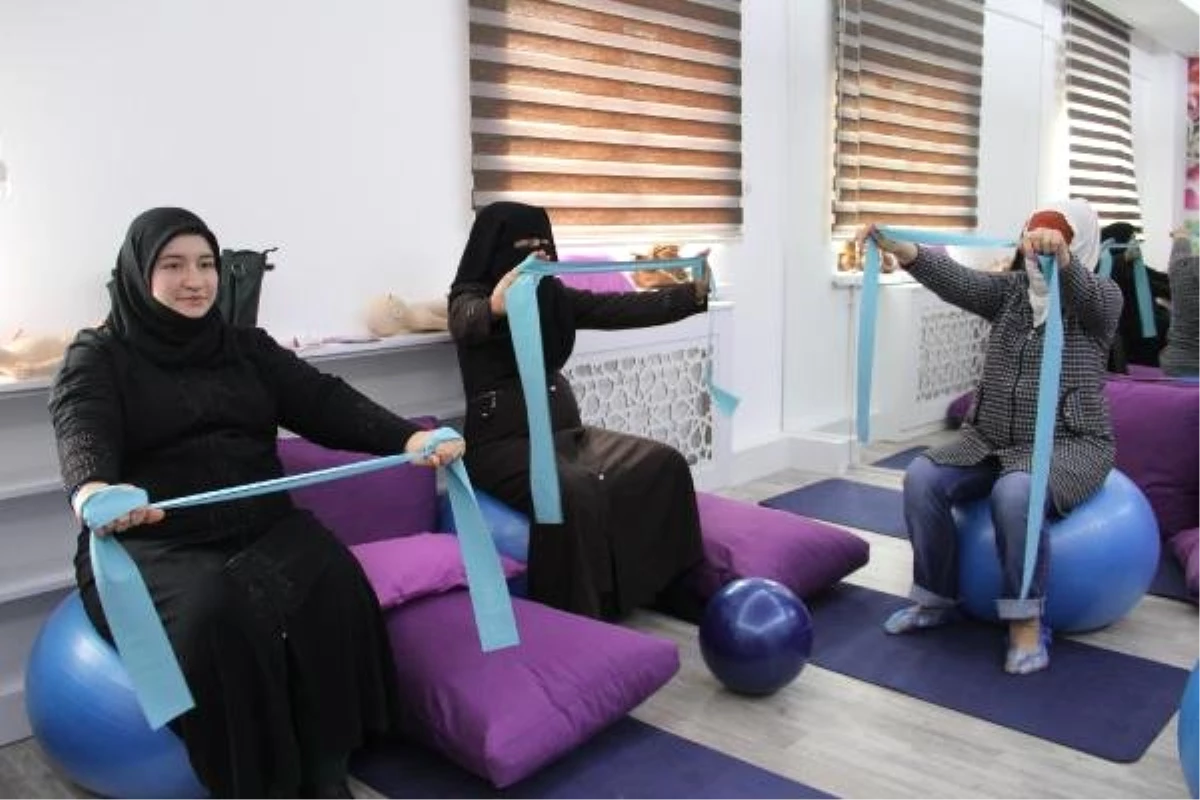 Kayseri\'de 400 Mülteci Kadına Doğum Eğitimi Veriliyor