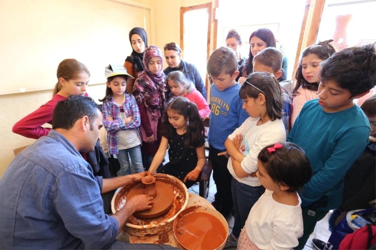 Kepez\'den 23 Nisan Hediyesi Anadolu Çocuk Köyü