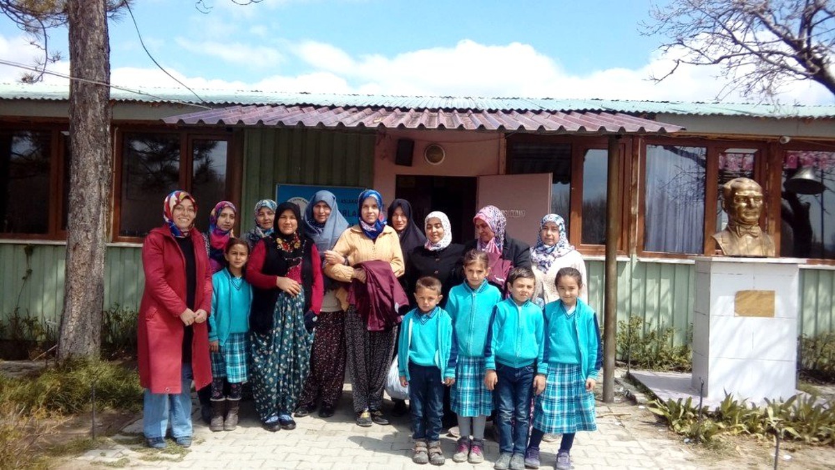 Kursiyerlerle Öğrencilerin Örnek Dayanışması