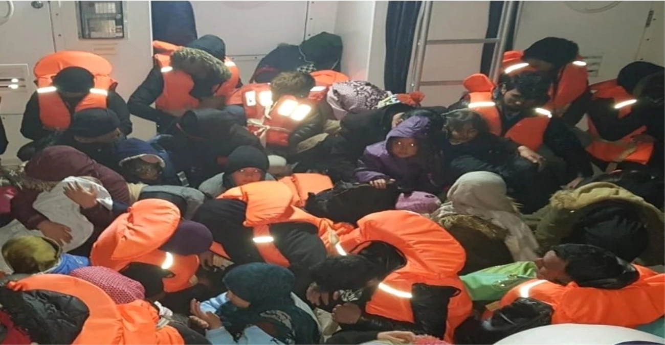Kuşadası\'nda 54 Kaçak Göçmen Yakalandı