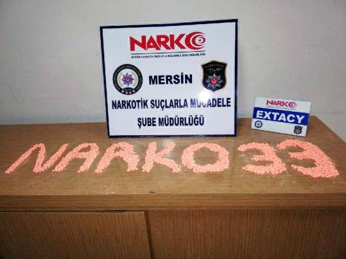 Mersin\'de 6 Bin 17 Ecstasy Hap Ele Geçirildi