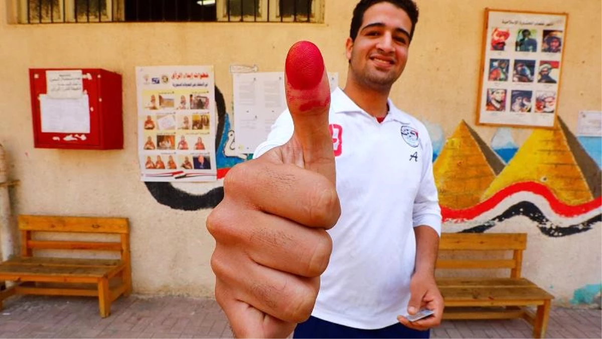 Mısır\'da Referandum: Halk Sisi\'nin Görev Süresini Uzatacak Anayasa Değişikliğini Oyluyor