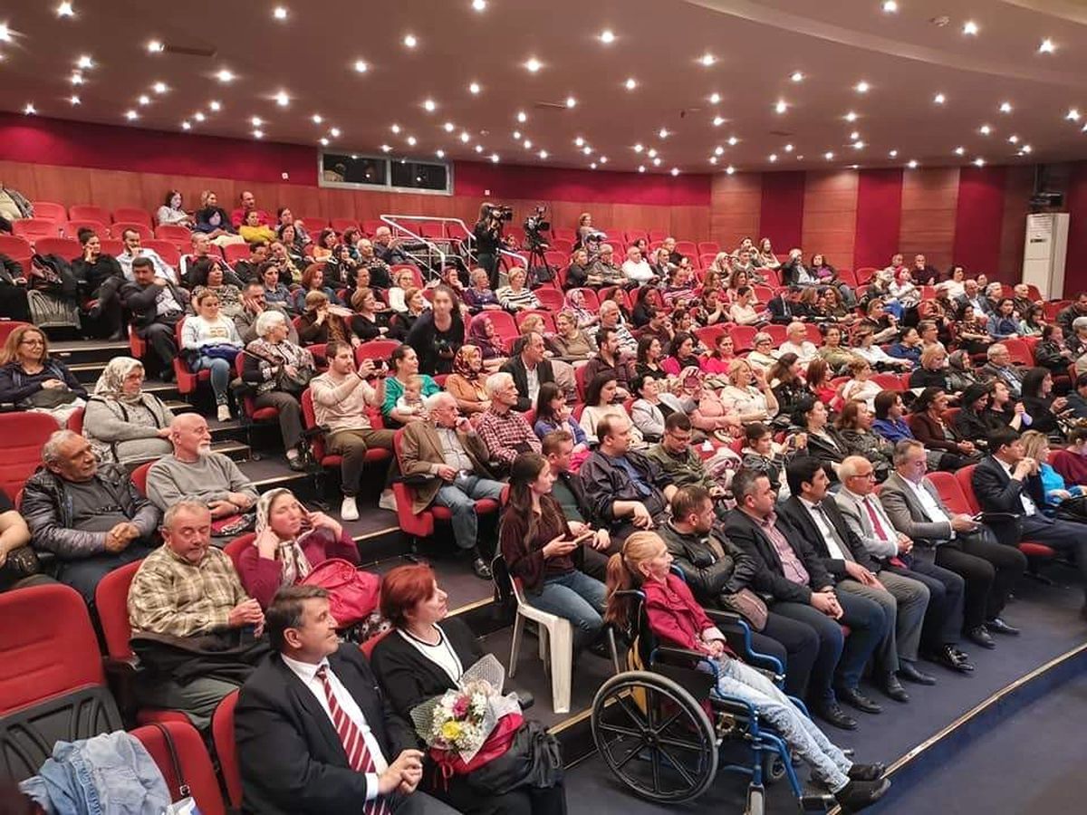 Nazilli\'de Öğretmenlerden Beğenilen Konser