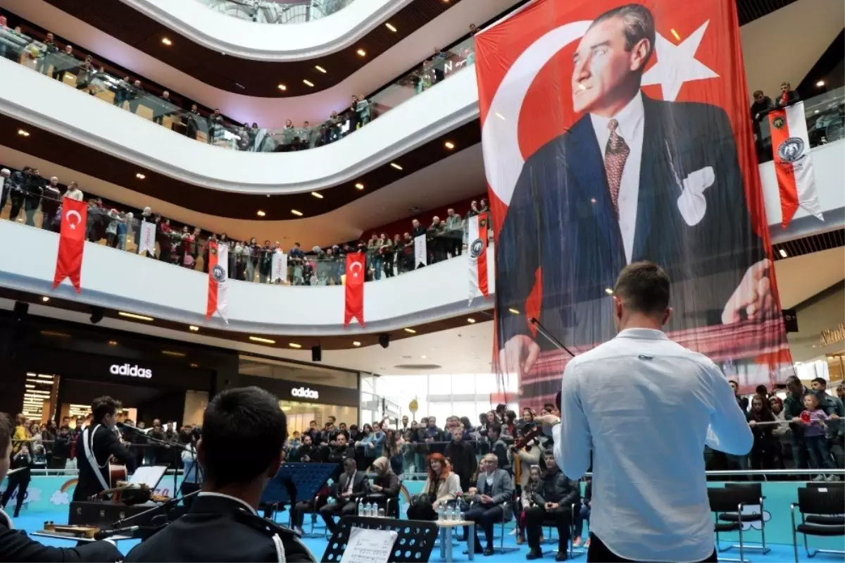 Polis Teşkilatı Kuruluş Yıldönümü Piazza\'da Kutladı