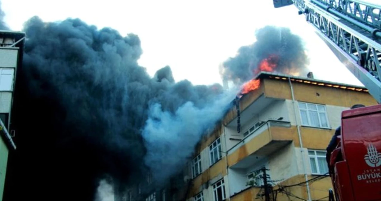 İstanbul\'un Göbeğinde Korkutan Yangın! Çok Sayıda Ekip Sevk Edildi