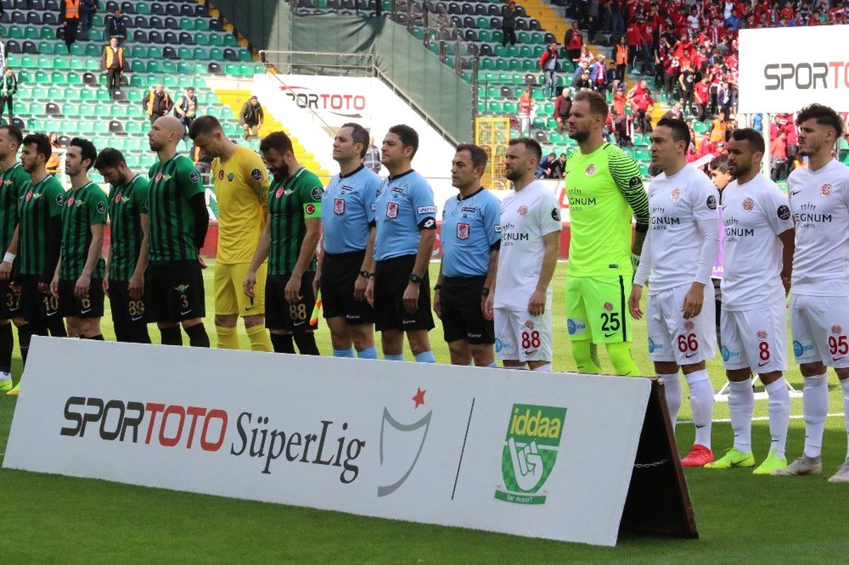 Spor Toto Süper Lig: Akhisarspor: 0 - Antalyaspor: 2 (İlk Yarı)