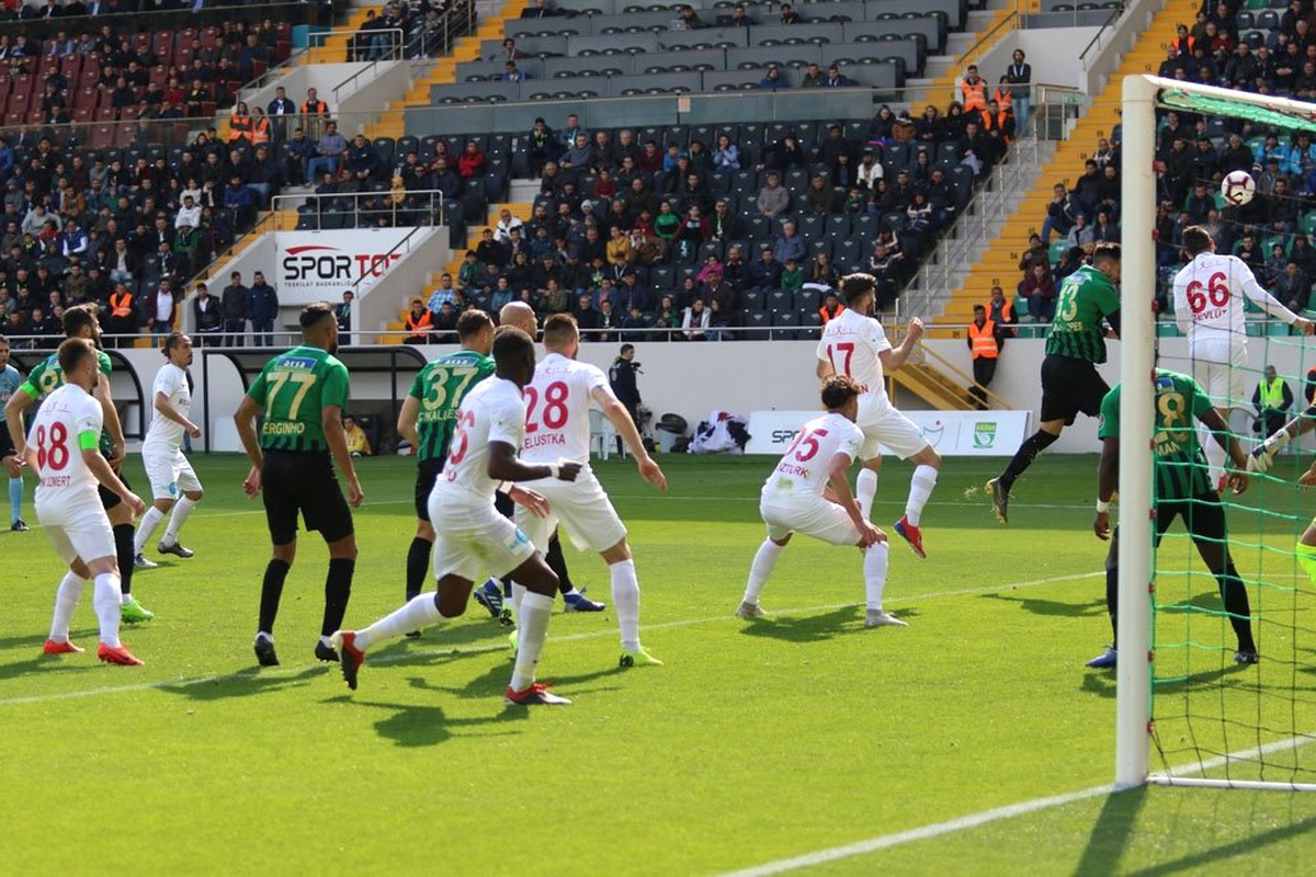 Spor Toto Süper Lig: Akhisarspor: 0 - Antalyaspor: 2 (İlk Yarı)