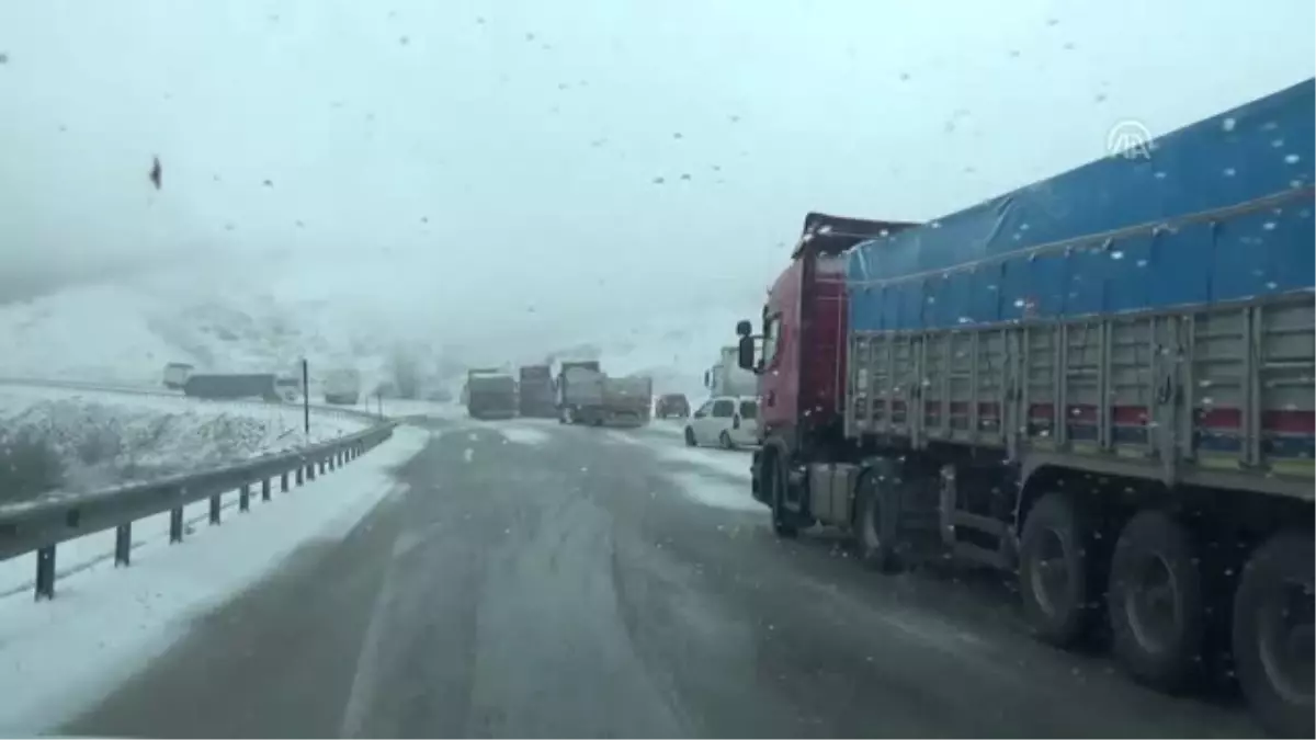 Tokat-Sivas Kara Yolunda Ulaşımda Aksama