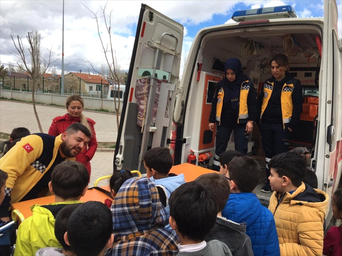 Ulaş\'ta "Minik 112 Yaşama Yol Ver" Eğitimi Verildi
