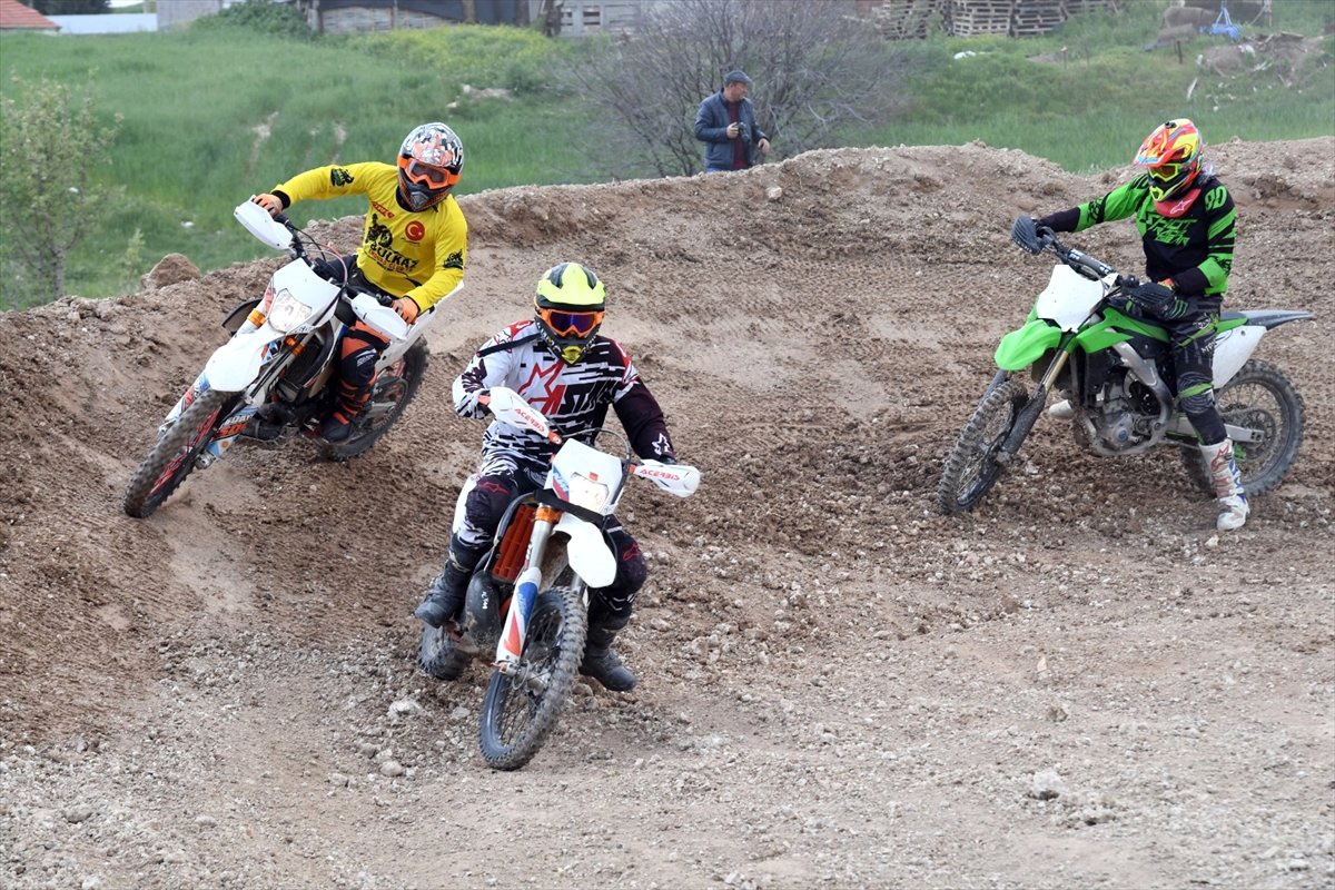 Ulubey Kanyonunda Motosiklet Gösterisi
