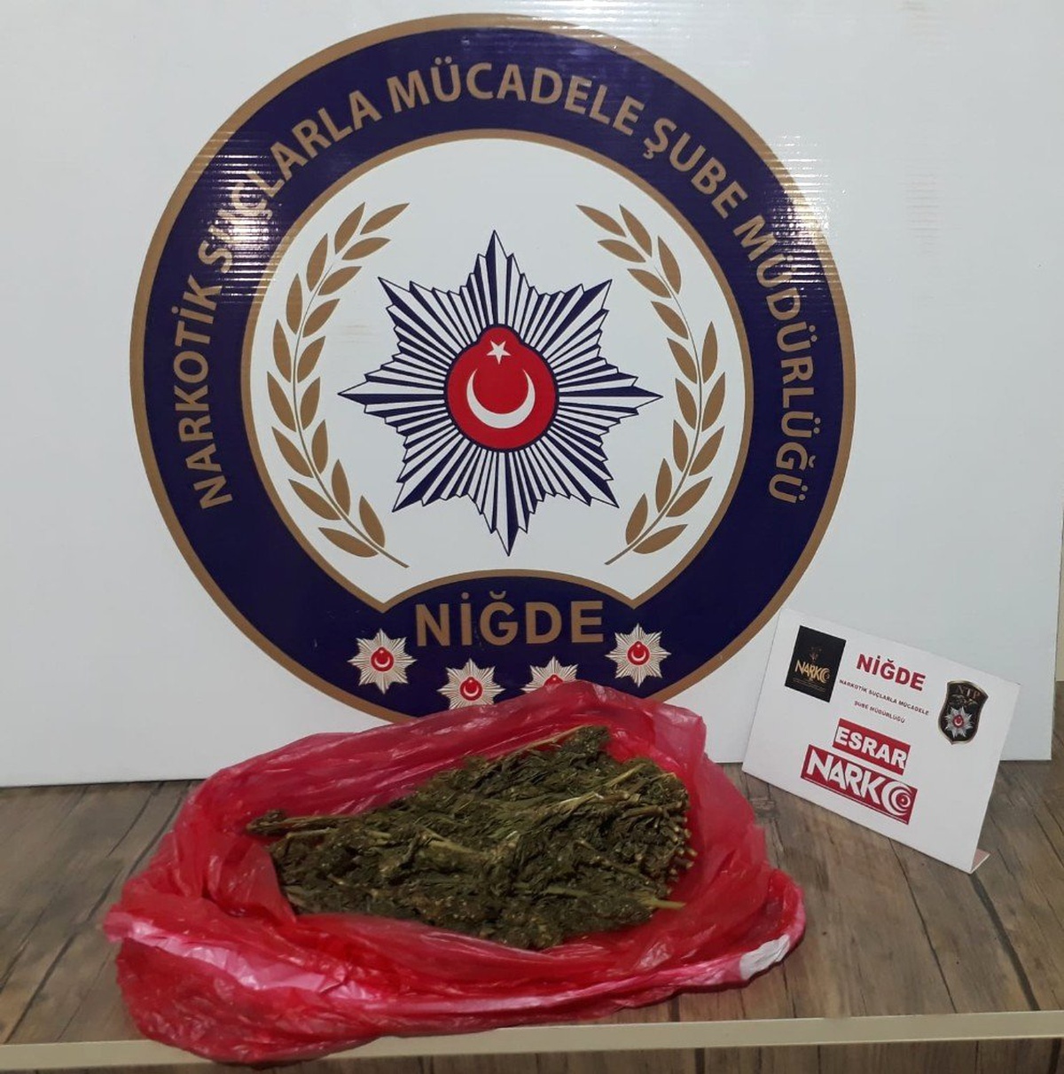 Uyuşturucu Tacirlerini Narkotik Köpeği \'Maya\' Yakalattı