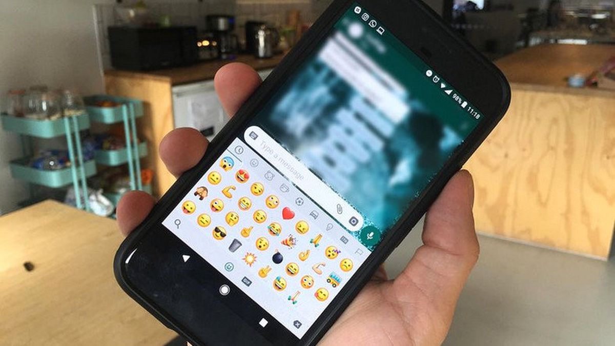 Whatsapp\'ın Beta Sürümüne Yeni Emojiler ve Animasyonlu Çıkartmalar Eklendi