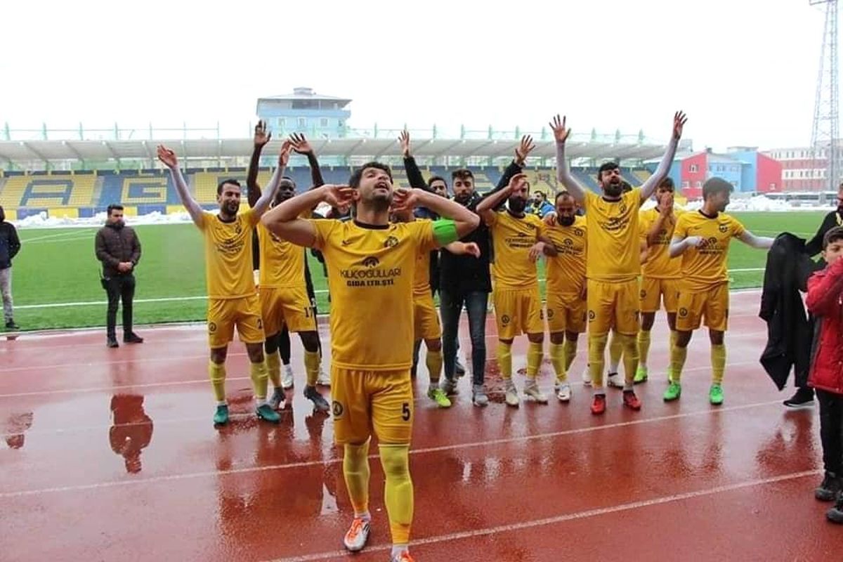 Ağrıspor Şampiyonluğunu Kutladı