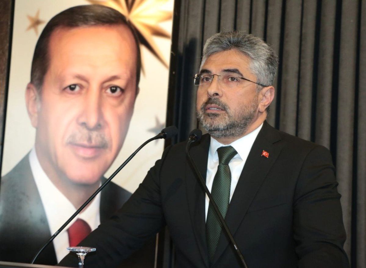 AK Parti\'den Belediye Başkanları ve Meclis Üyelerine Bilgilendirme Toplantısı