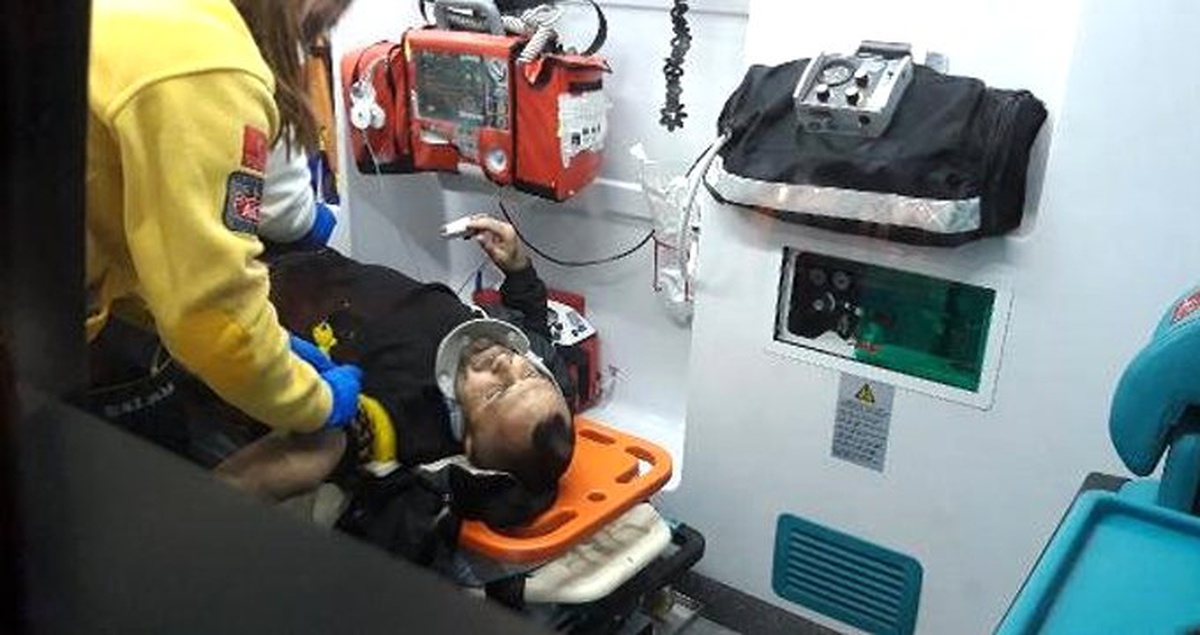 Araçlarındaki Hasarı İncelerken Otomobil Çarptı: 3 Yaralı