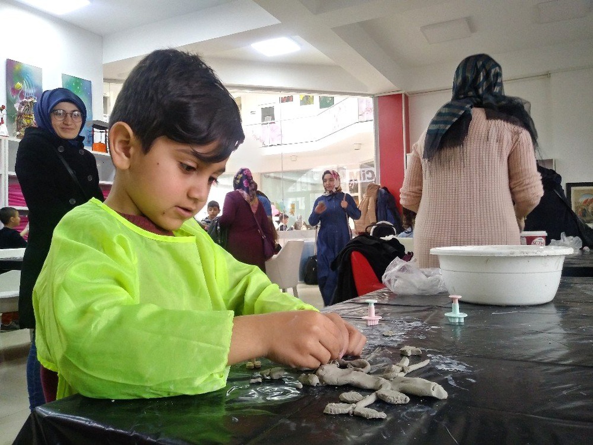 Arnavutköy Kadın Kültür ve Sanat Merkezi\'nde 23 Nisan Etkinliği